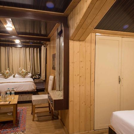 Hotel Imperial Resorts Sonamarg Bagian luar foto