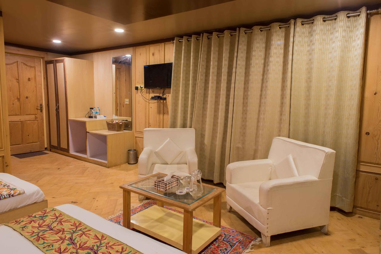Hotel Imperial Resorts Sonamarg Bagian luar foto