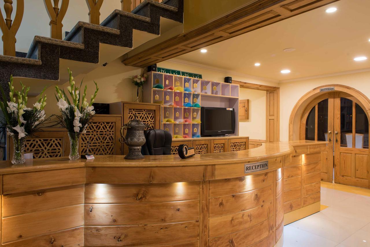 Hotel Imperial Resorts Sonamarg Bagian luar foto