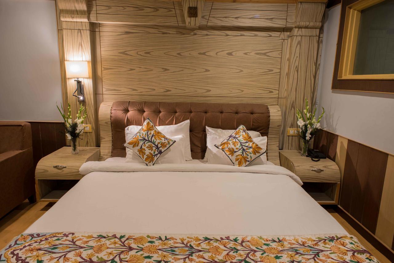 Hotel Imperial Resorts Sonamarg Bagian luar foto