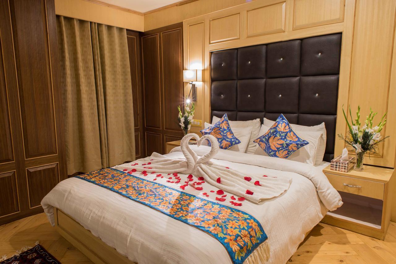 Hotel Imperial Resorts Sonamarg Bagian luar foto