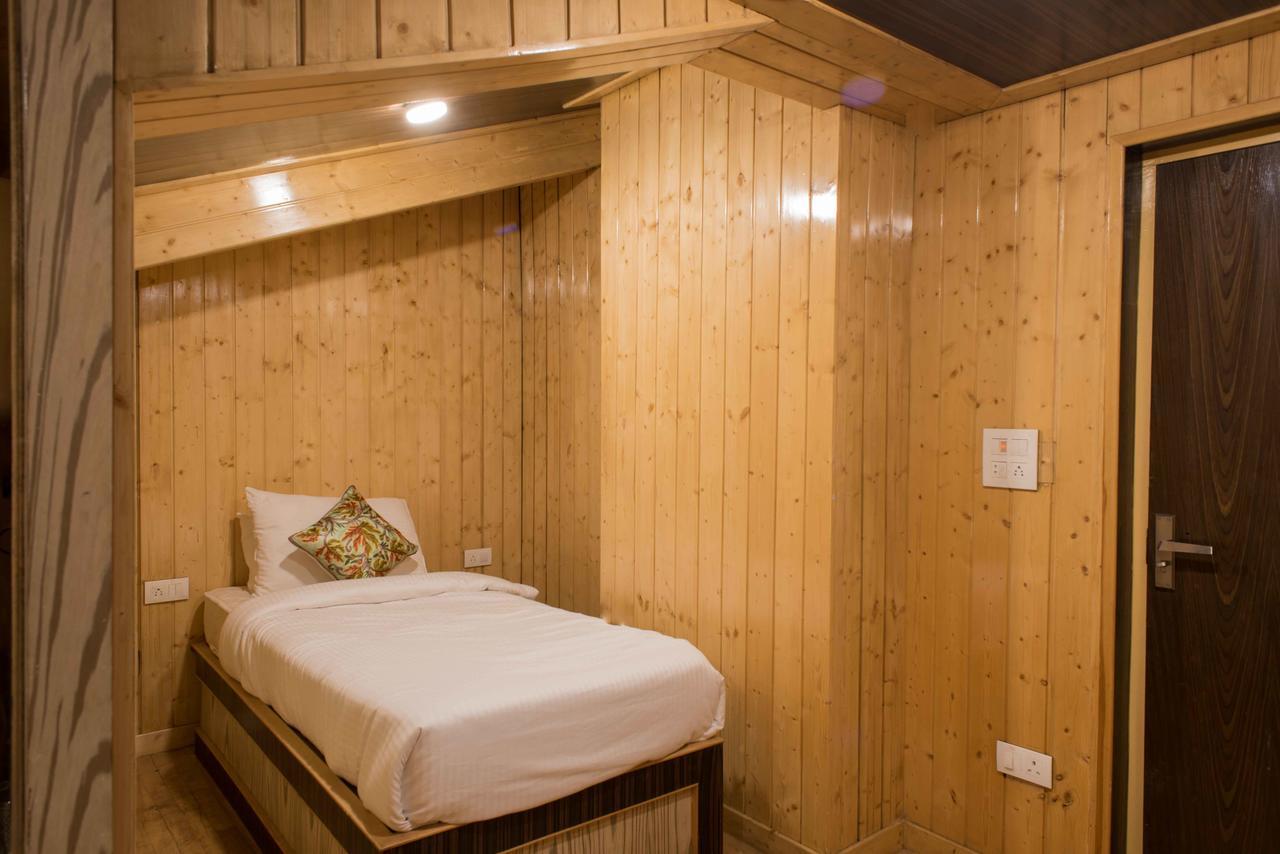 Hotel Imperial Resorts Sonamarg Bagian luar foto